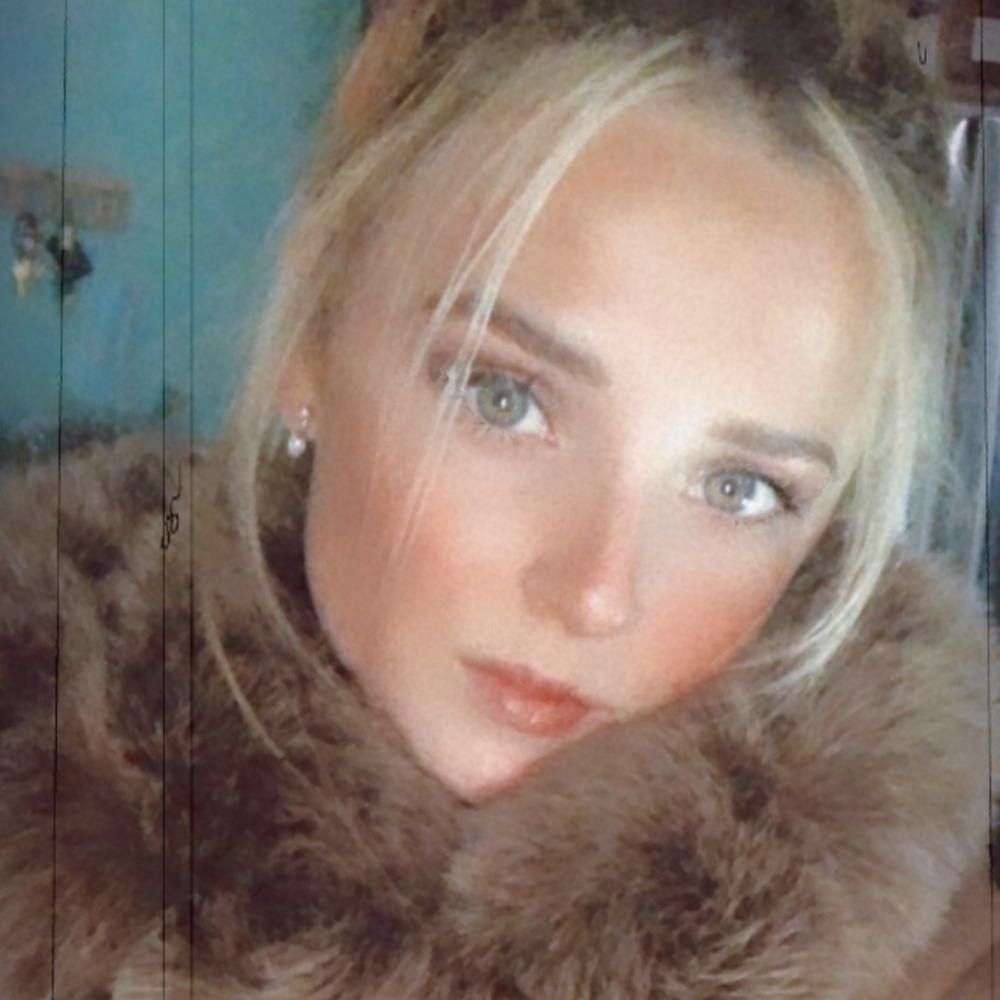 Meet your Posher, Alexandra